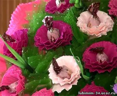 Video lesson - What do carnation for bouquet from sweetmeats